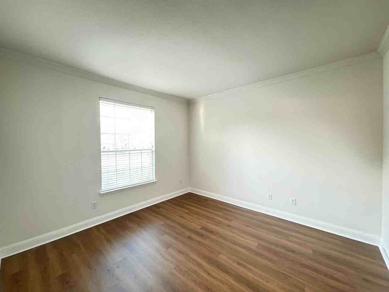 4531 Oak Shores Dr - Photo 6 of 32