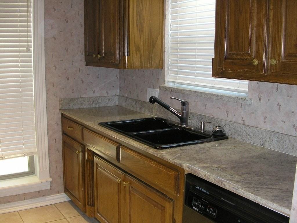 224 Wayside Ct - Photo 5 of 18