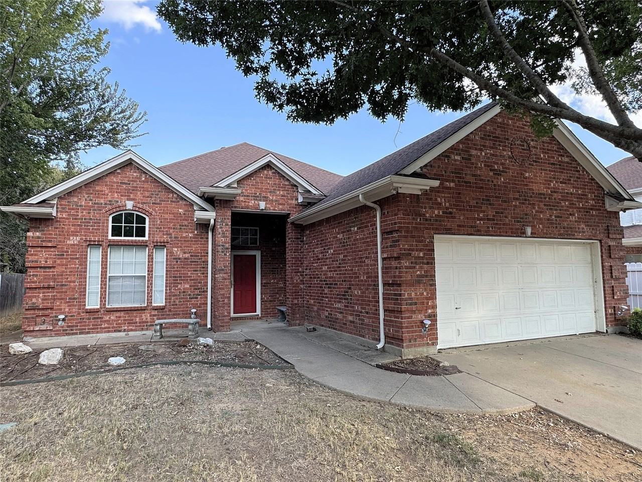 6415 Redstone Dr - Photo 2 of 19