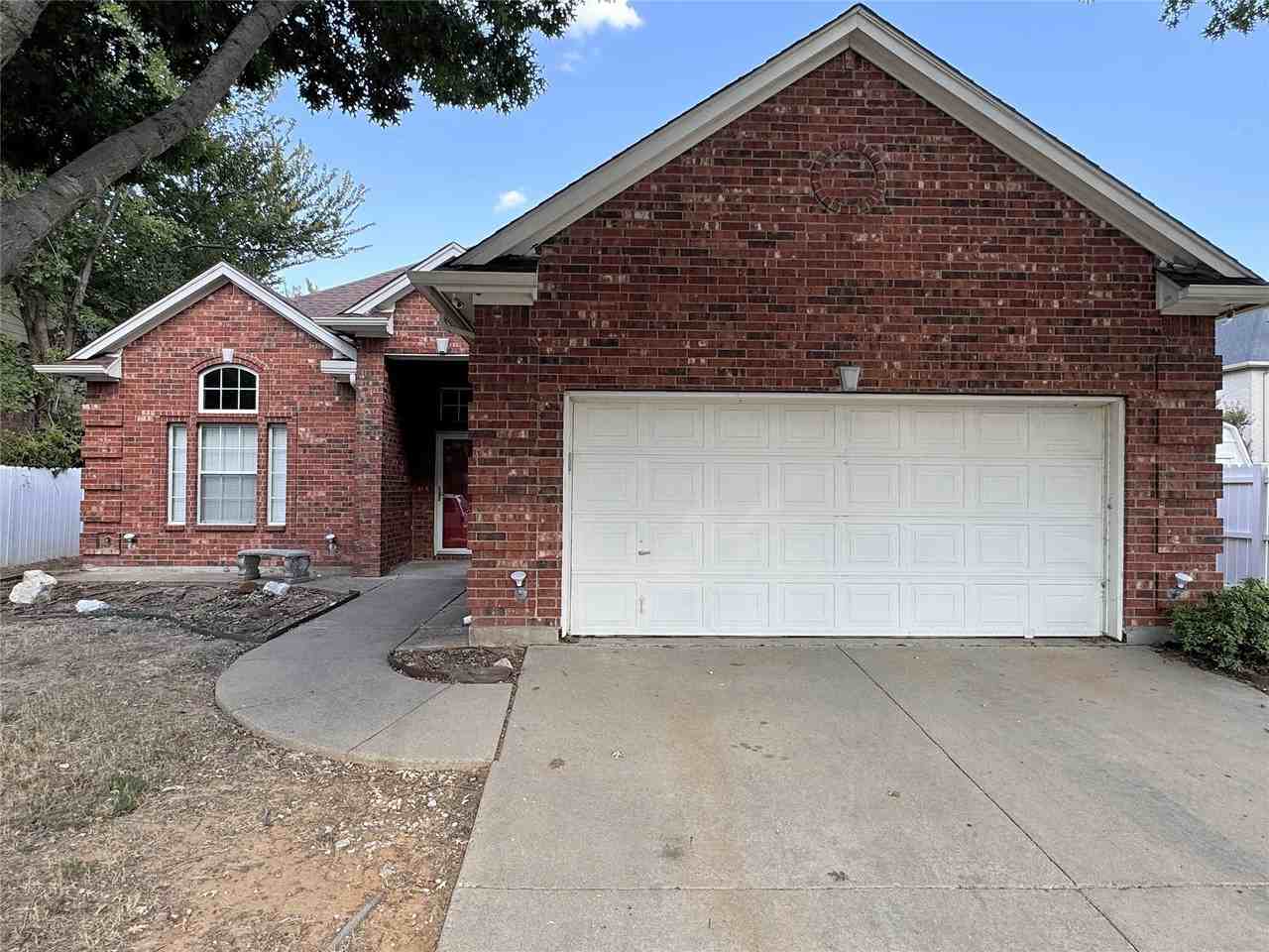 6415 Redstone Dr - Photo 3 of 19