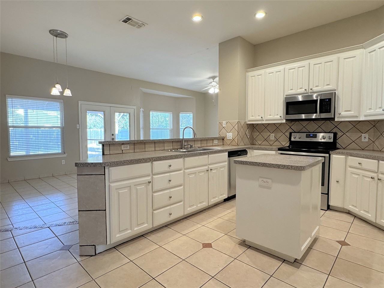 6415 Redstone Dr - Photo 7 of 19