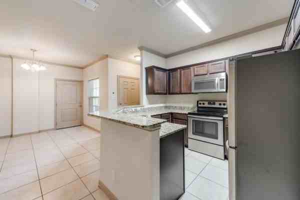 1579 Cozy Dr - Photo 4 of 15