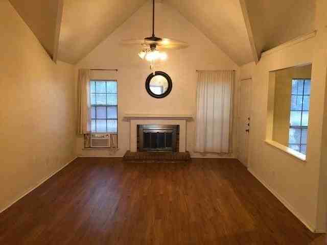 2900 Myrtlewood Ln - Photo 4 of 8