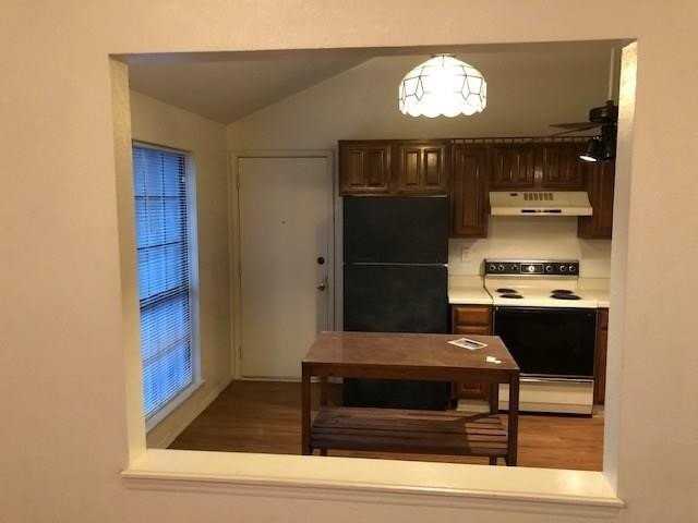 2900 Myrtlewood Ln - Photo 5 of 8