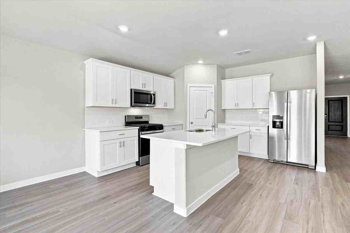 2109 Rannoch St - Photo 7 of 30