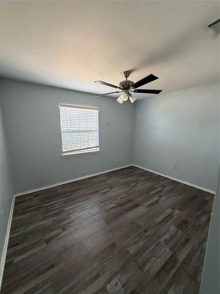 306 Evelyn Dr - Photo 6 of 7