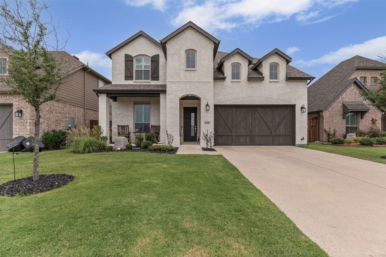 1501 Misty Pasture Way - Photo 2 of 33