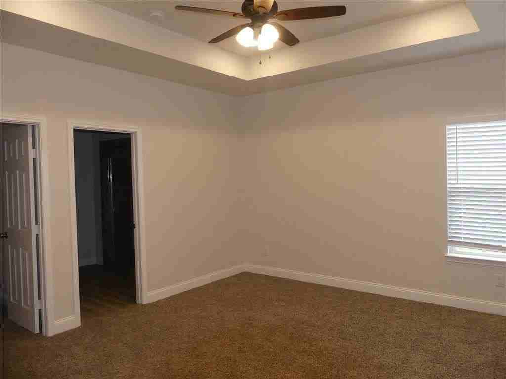 1122 Oneal St - Photo 7 of 17