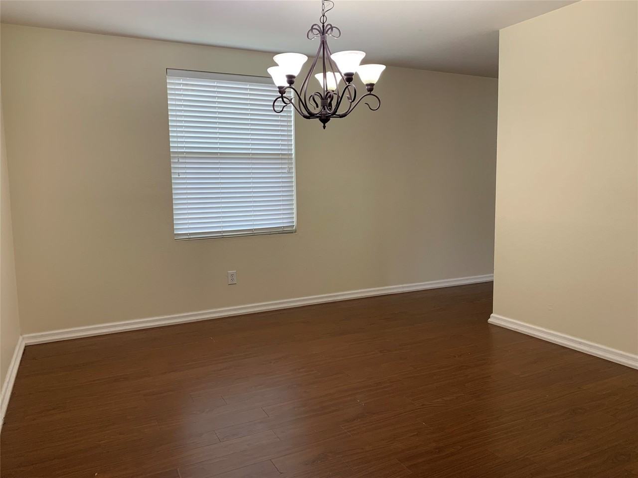 12870 Pearson Dr - Photo 3 of 25