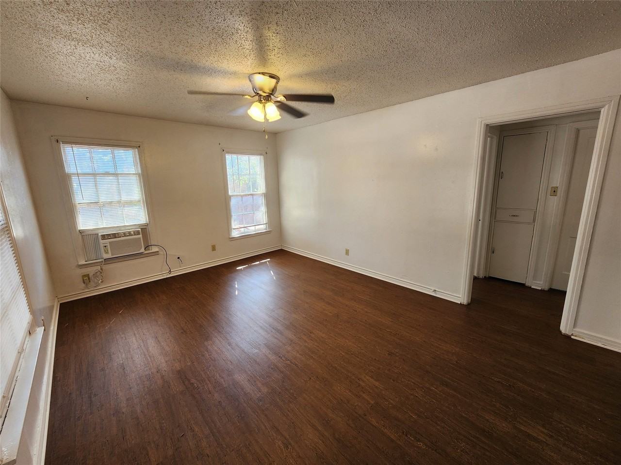 3704 Meadowbrook Dr - Photo 3 of 13