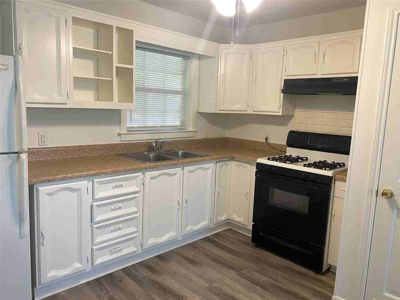 425 Wanda Way - Photo 3 of 10