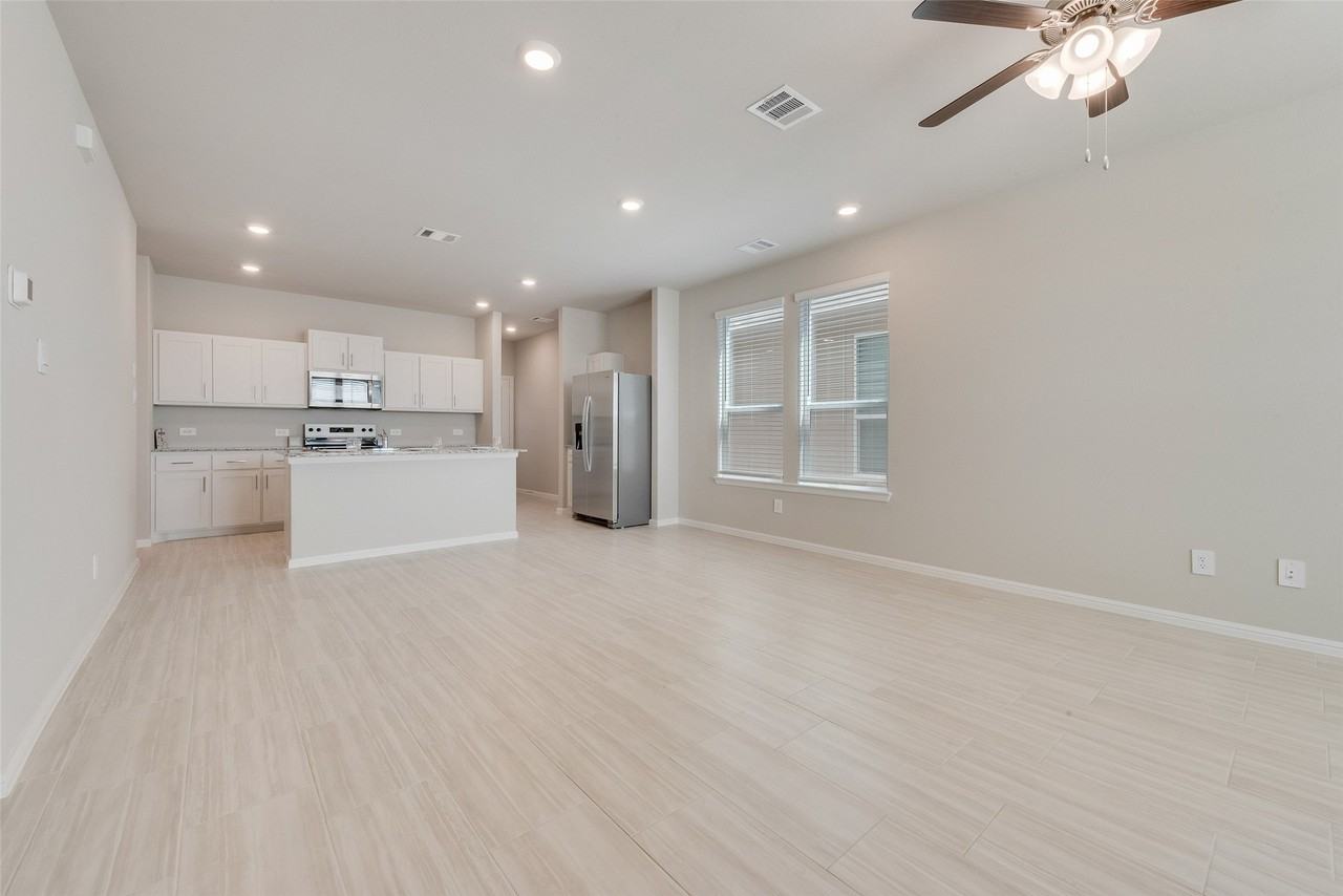 3029 Strawberry Farm Ln - Photo 4 of 18