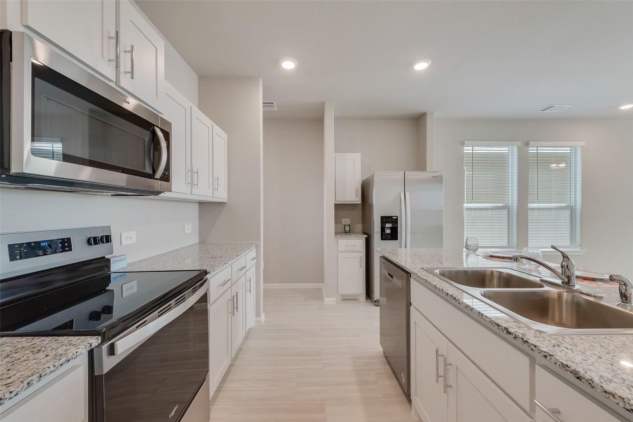 3029 Strawberry Farm Ln - Photo 6 of 18