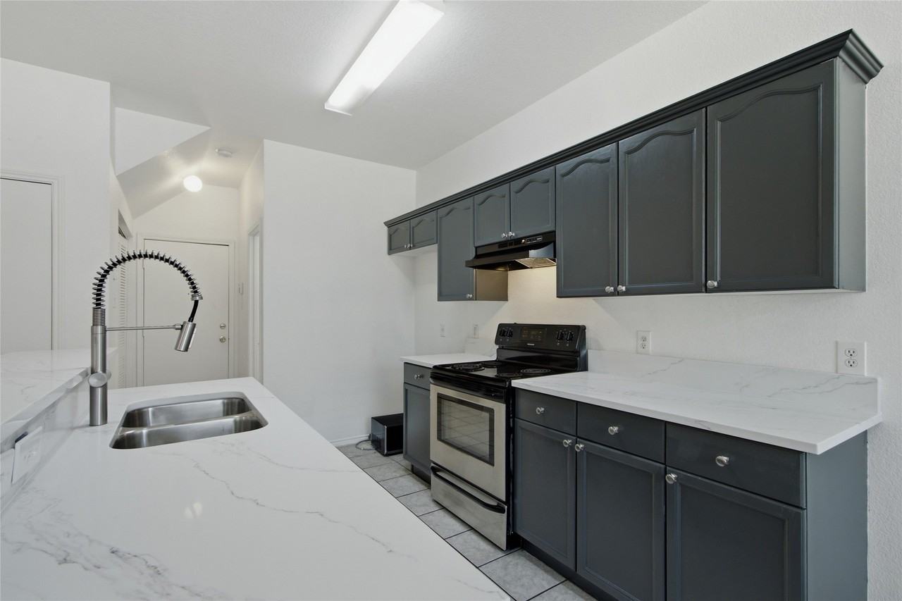 1504 Park Lane Dr - Photo 7 of 30