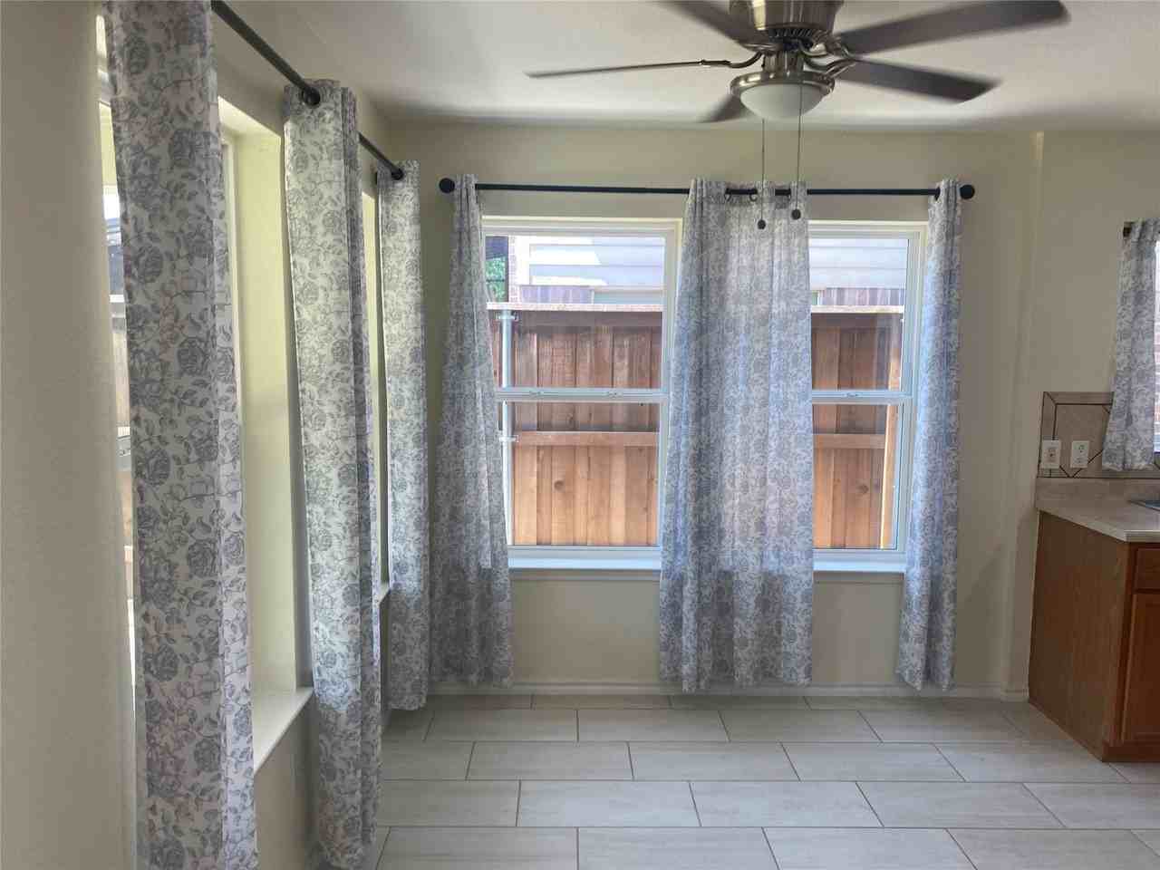 10133 Coolidge Dr - Photo 4 of 19