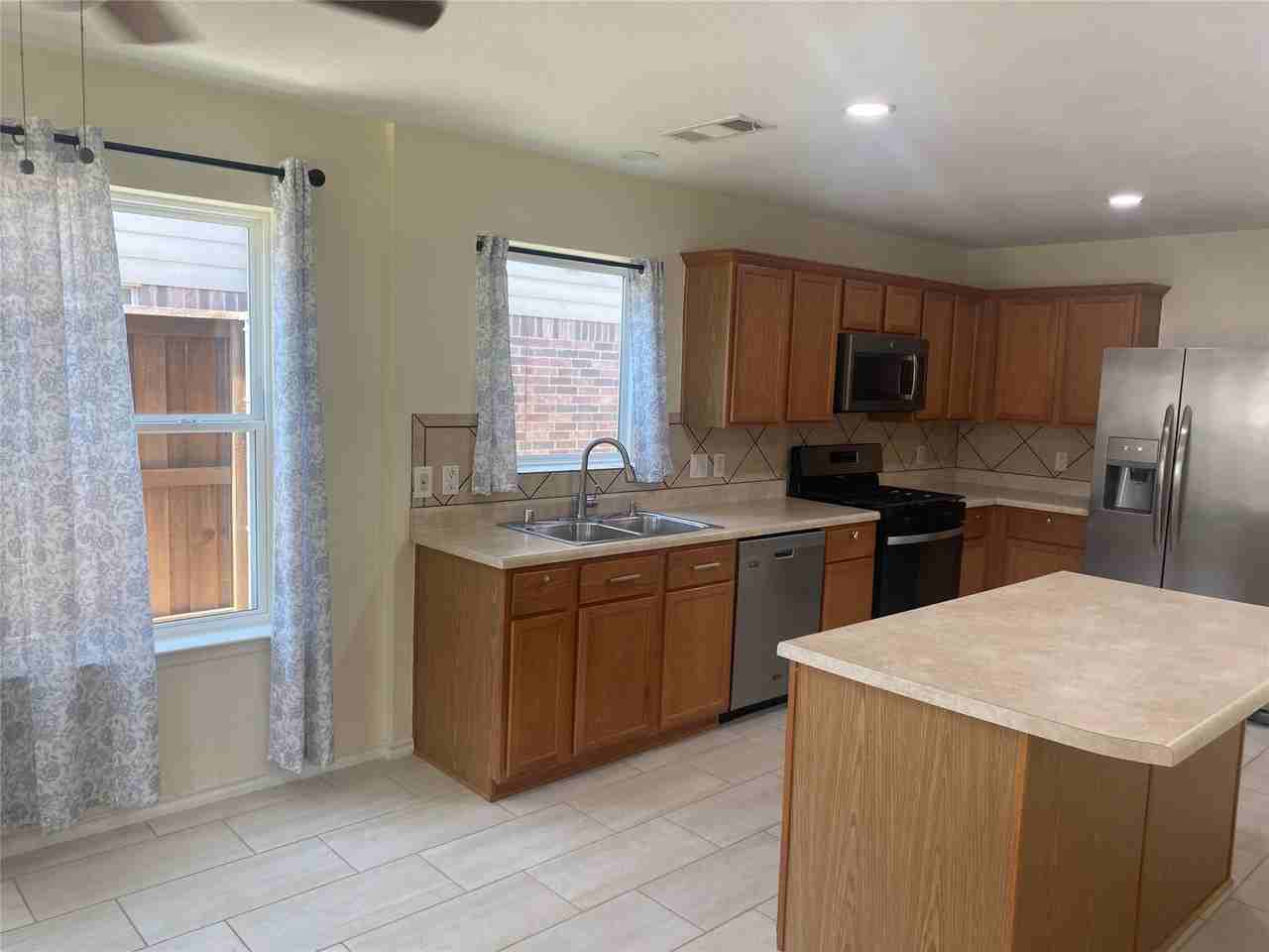 10133 Coolidge Dr - Photo 5 of 19