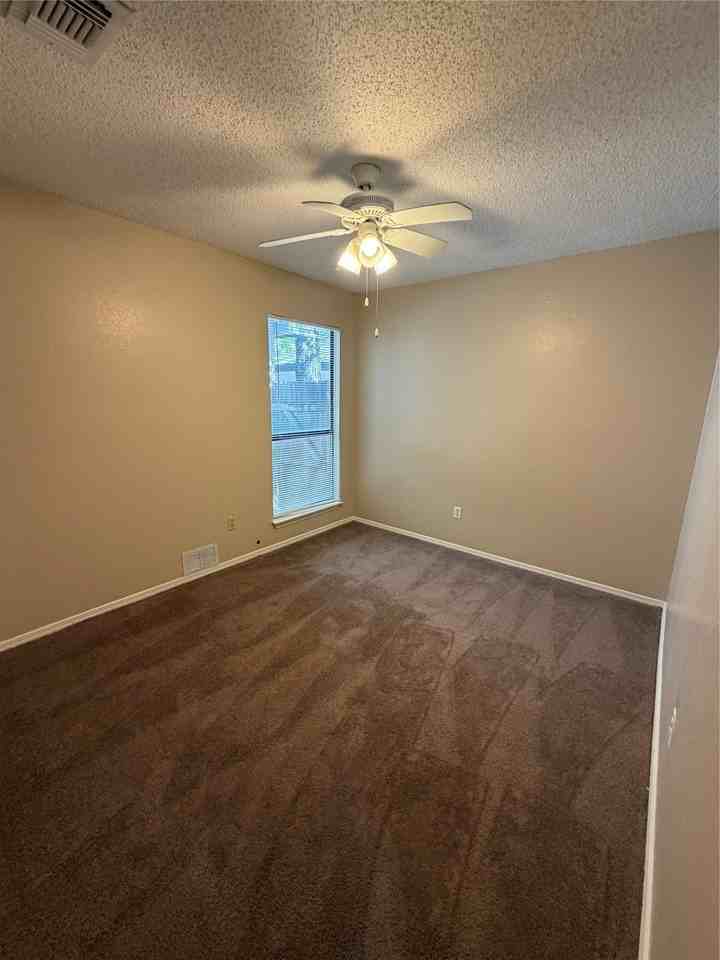 425 Horse Shoe Bnd - Photo 4 of 7