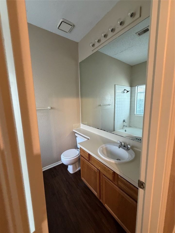 425 Horse Shoe Bnd - Photo 6 of 7