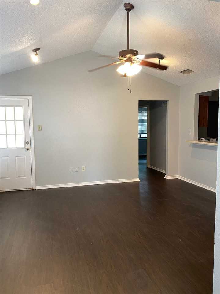 8701 Holly St - Photo 3 of 10