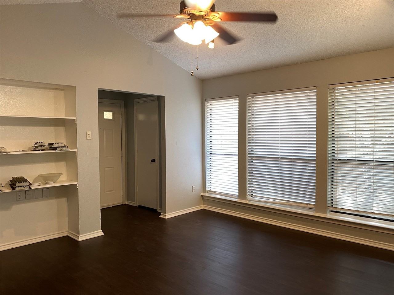 8701 Holly St - Photo 7 of 10