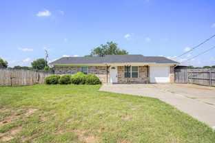 826 Meadowlark Cir - Photo 1 of 1