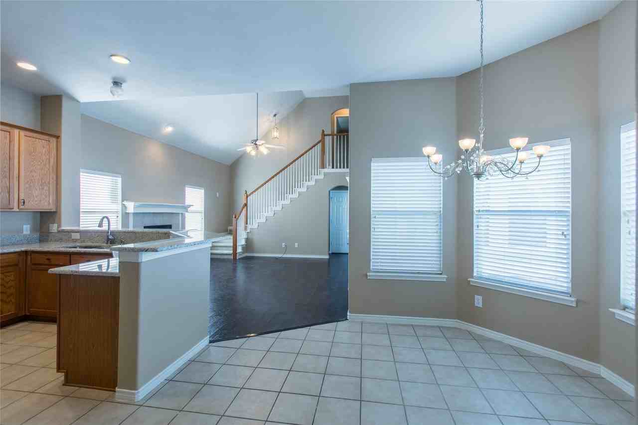 1812 Forsythe Dr - Photo 4 of 28