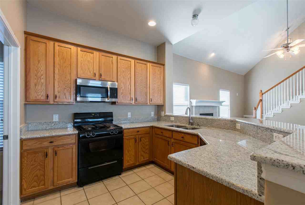 1812 Forsythe Dr - Photo 5 of 28