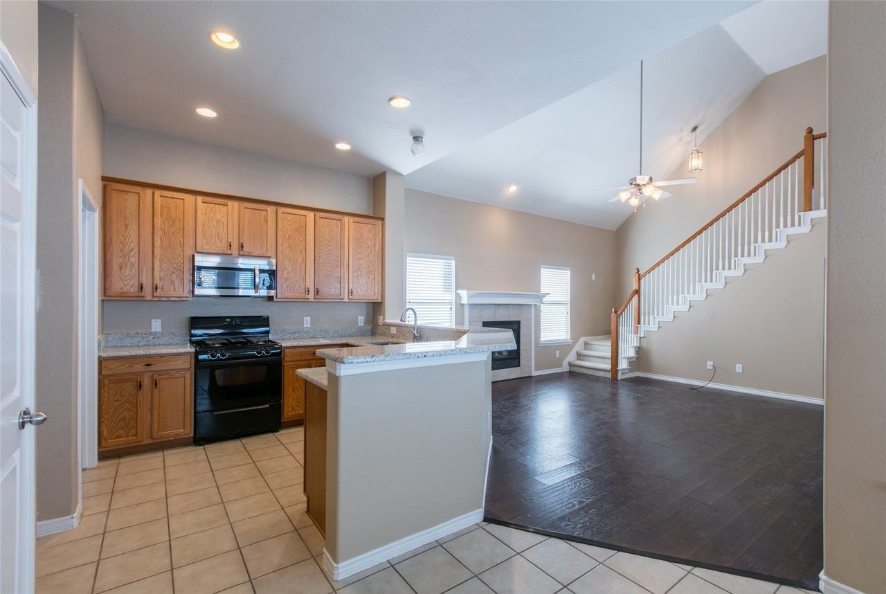 1812 Forsythe Dr - Photo 6 of 28
