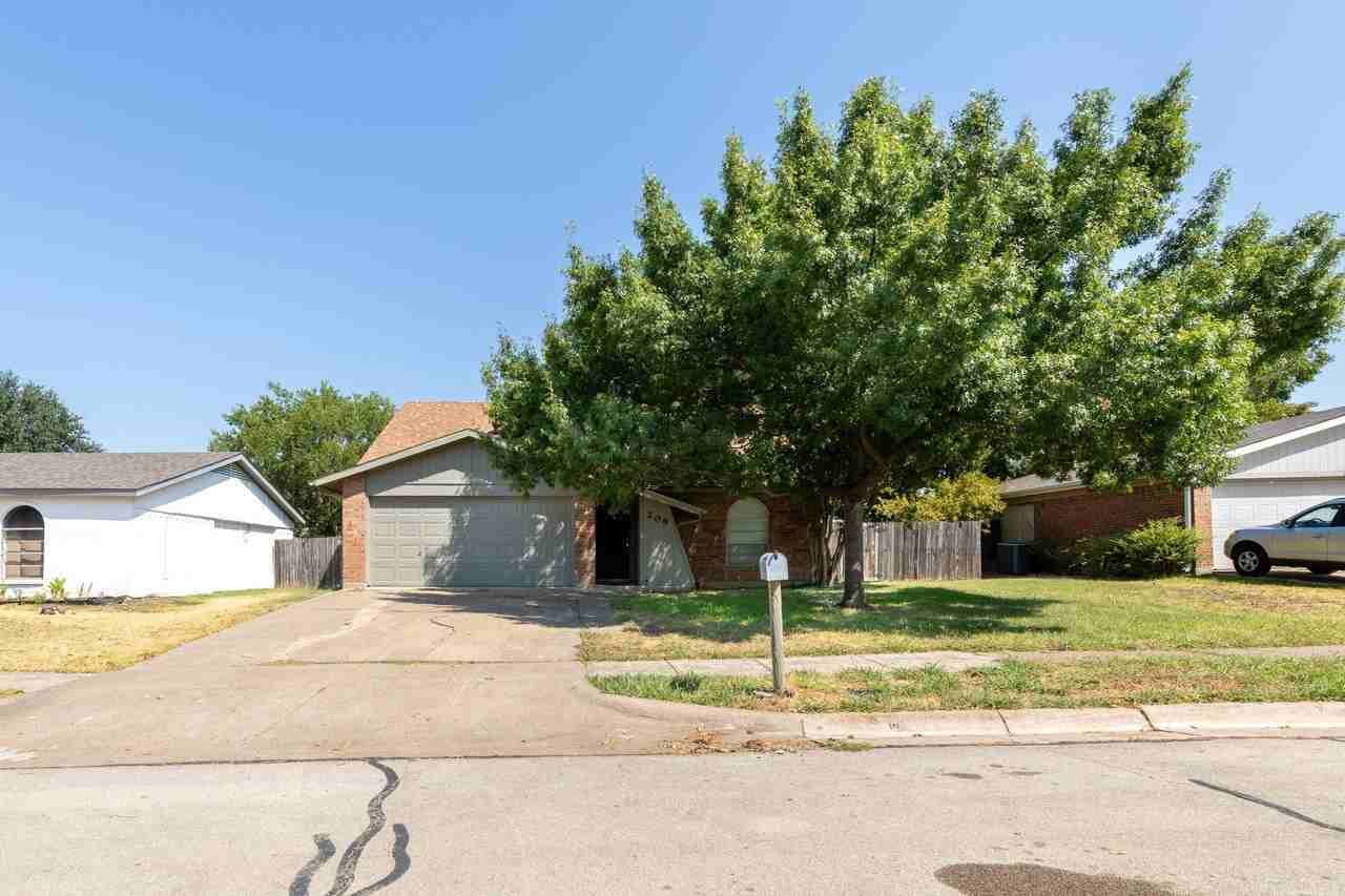 209 Pebblebrook St - Photo 3 of 29