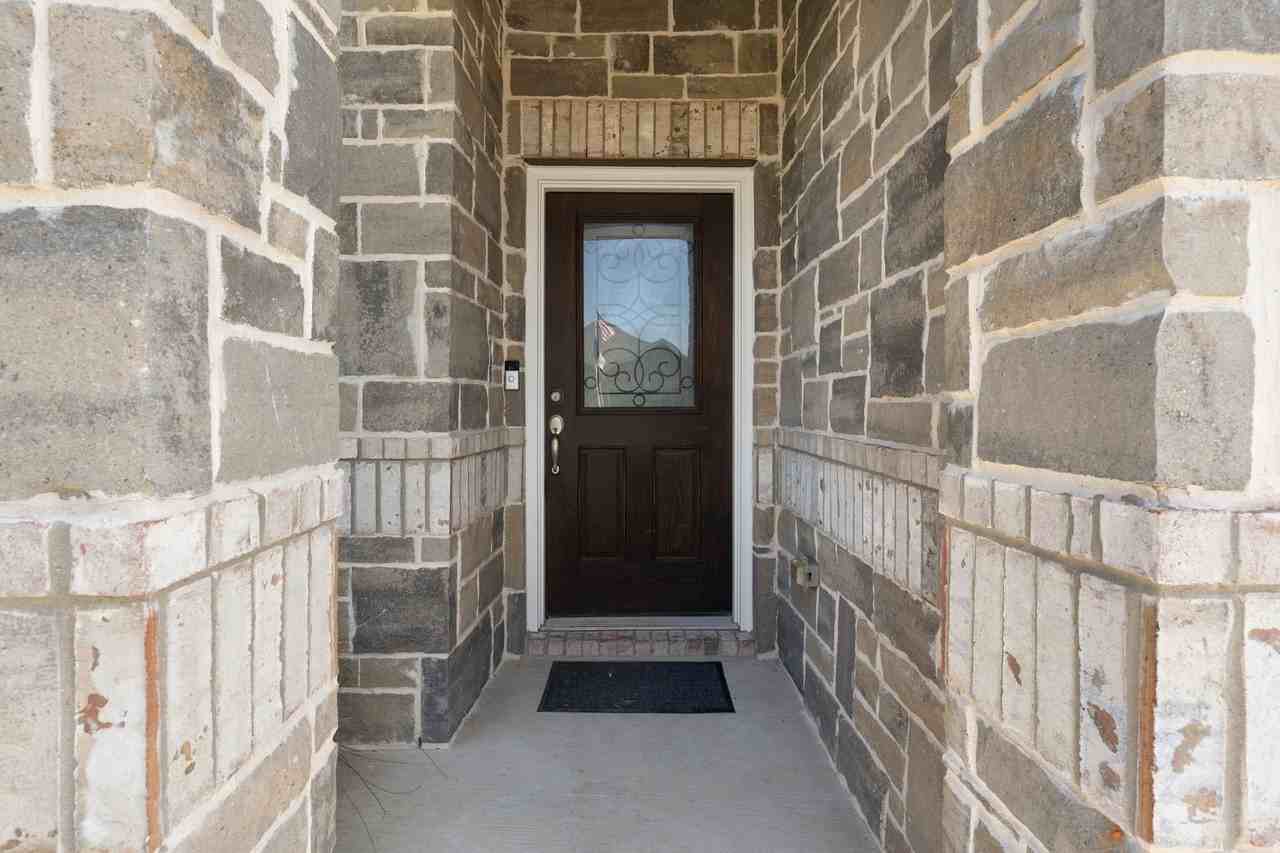 148 Lisa Ln - Photo 4 of 38