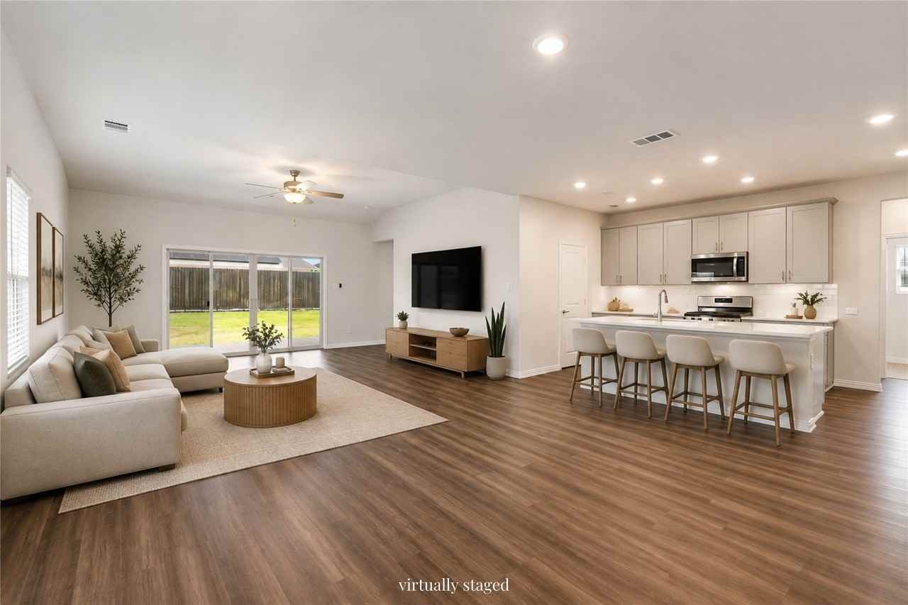 148 Lisa Ln - Photo 6 of 38