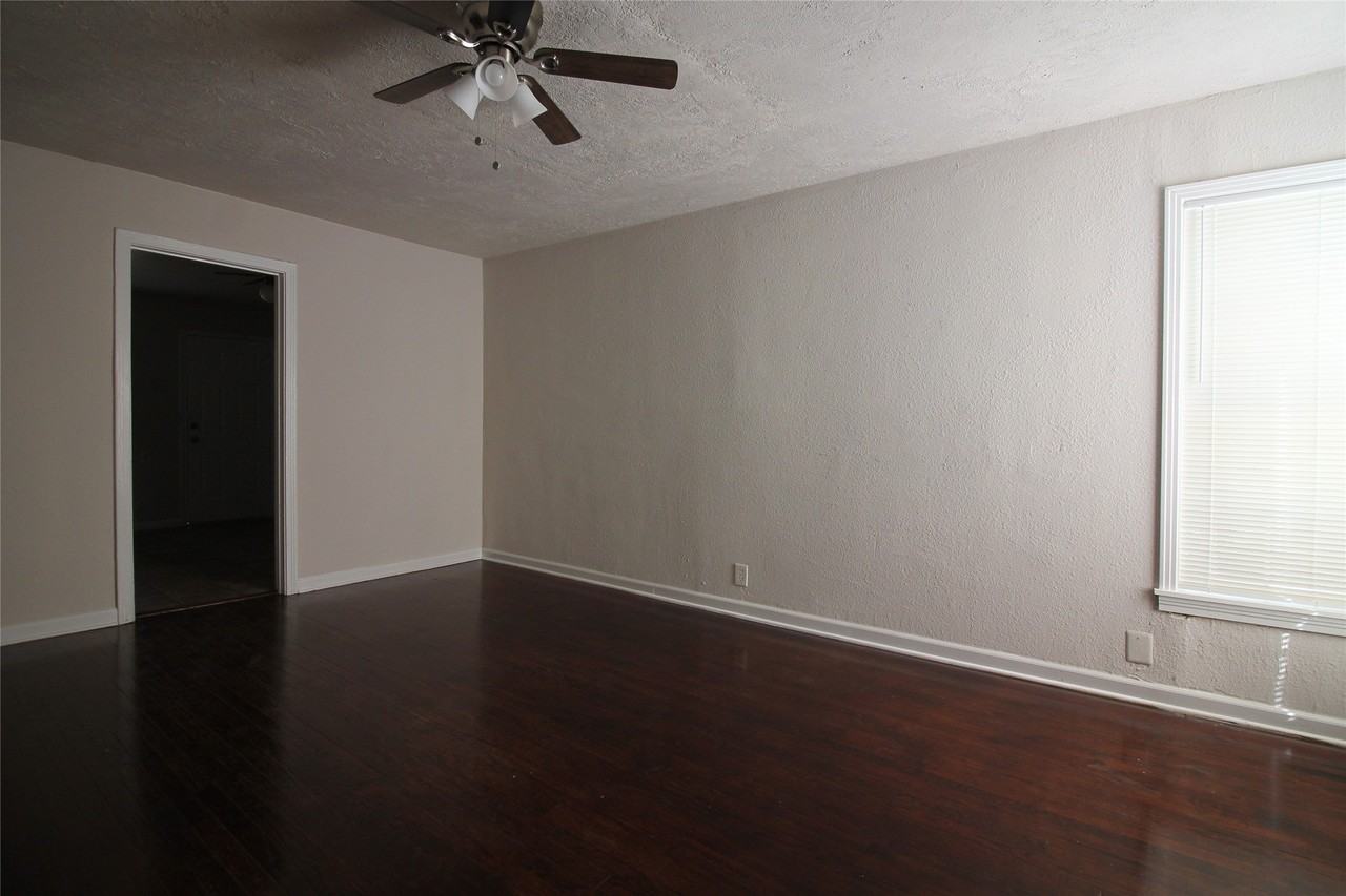 5020 Cedar Hill Rd - Photo 2 of 18