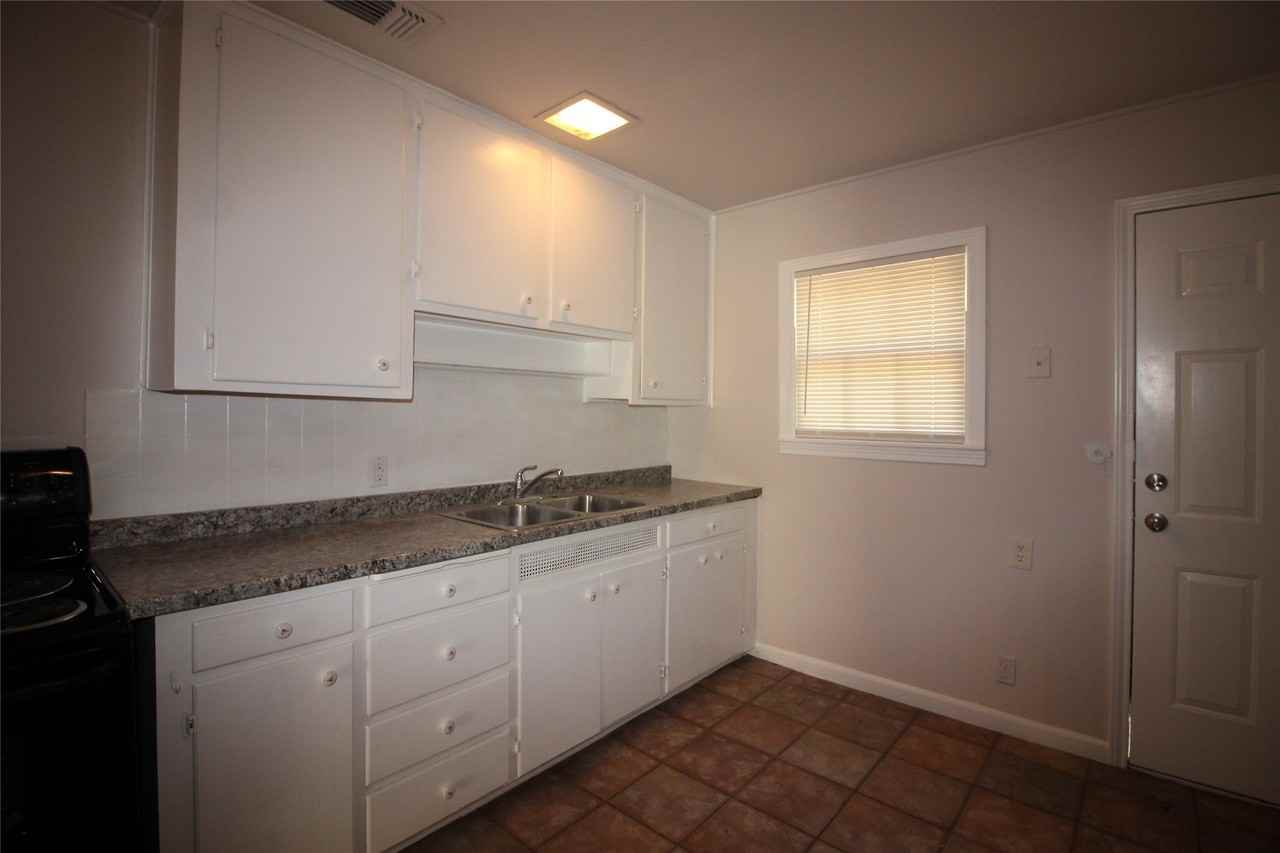 5020 Cedar Hill Rd - Photo 3 of 18