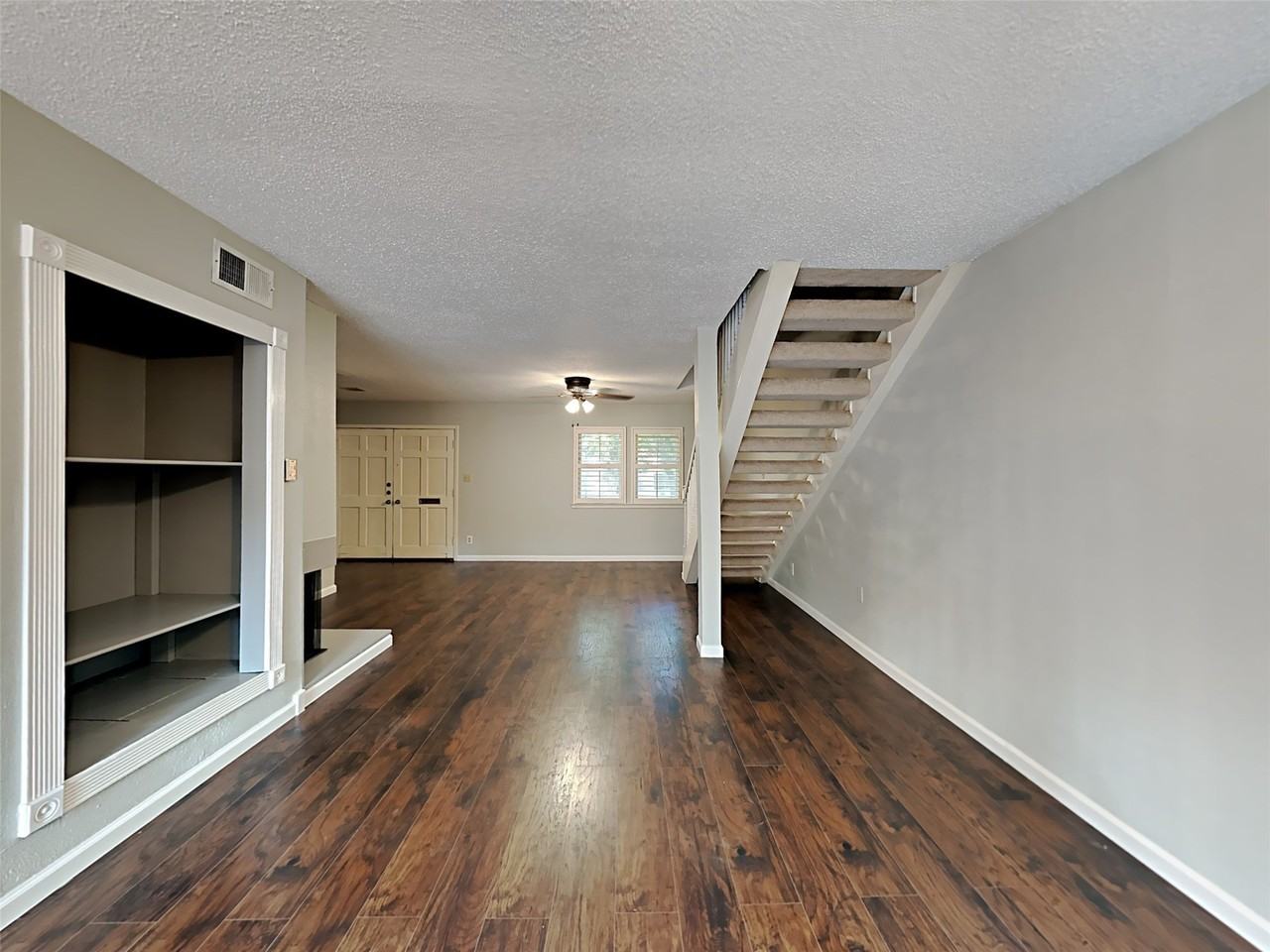 462 Westview Ter - Photo 2 of 15