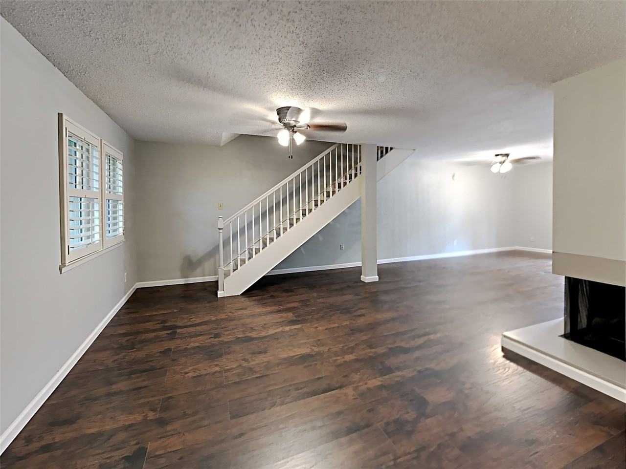 462 Westview Ter - Photo 3 of 15