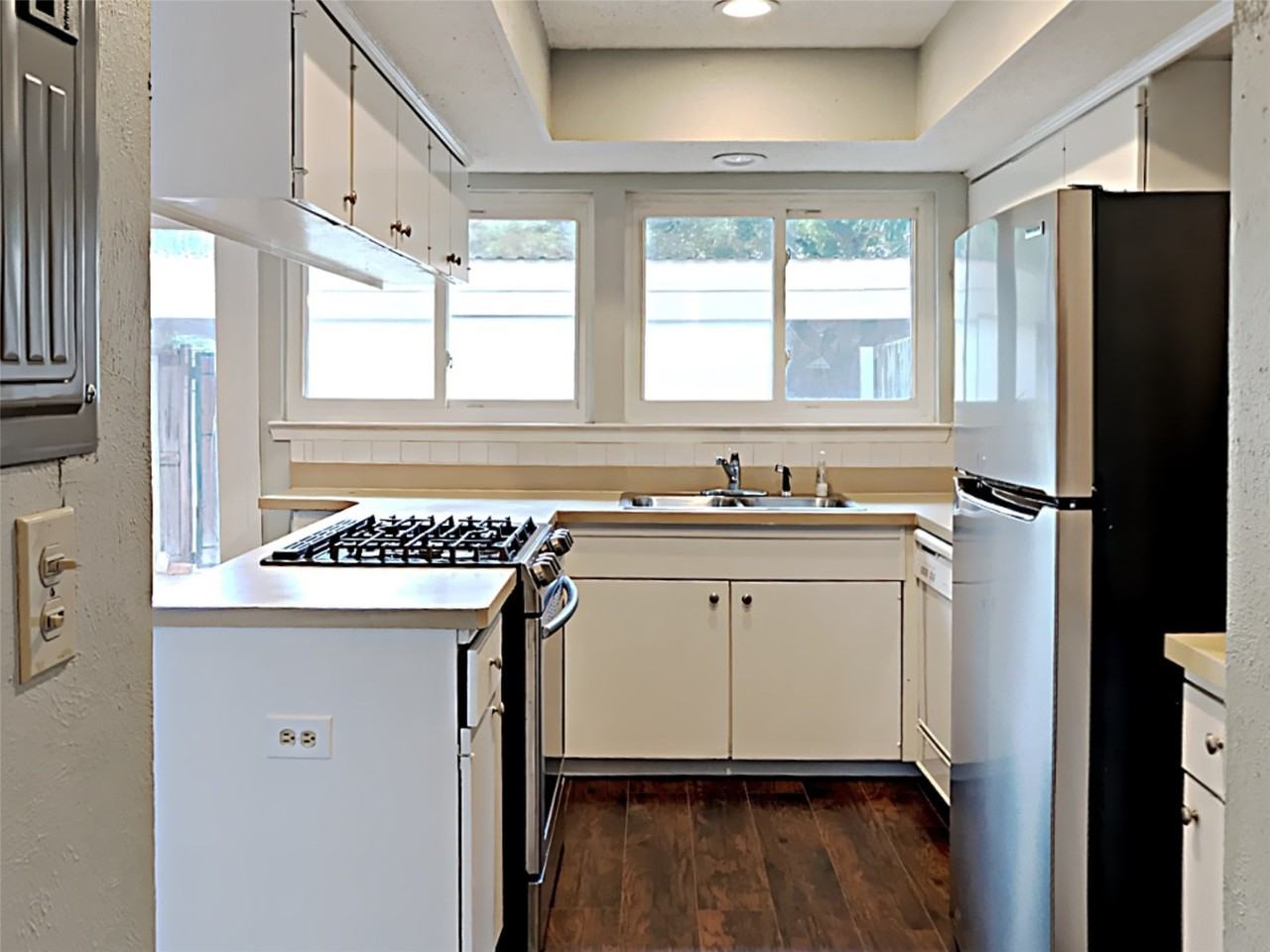 462 Westview Ter - Photo 7 of 15