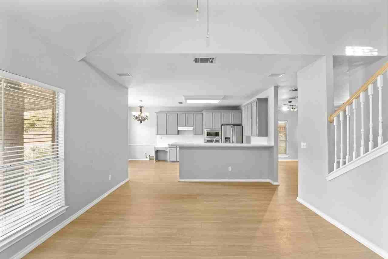 1801 Overland St - Photo 7 of 18