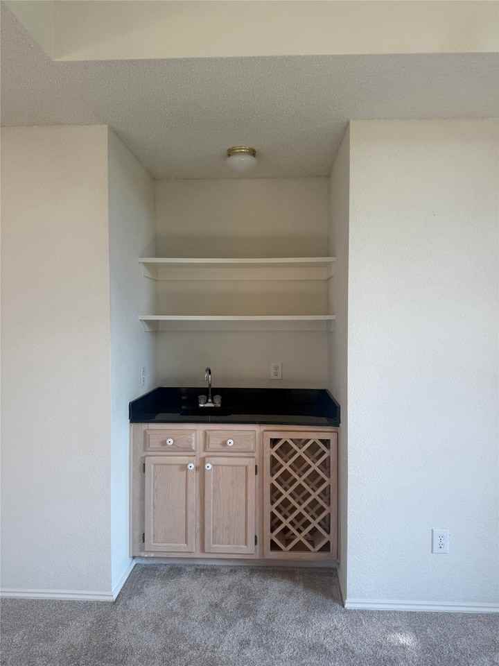 6916 Indiana Ave - Photo 3 of 10