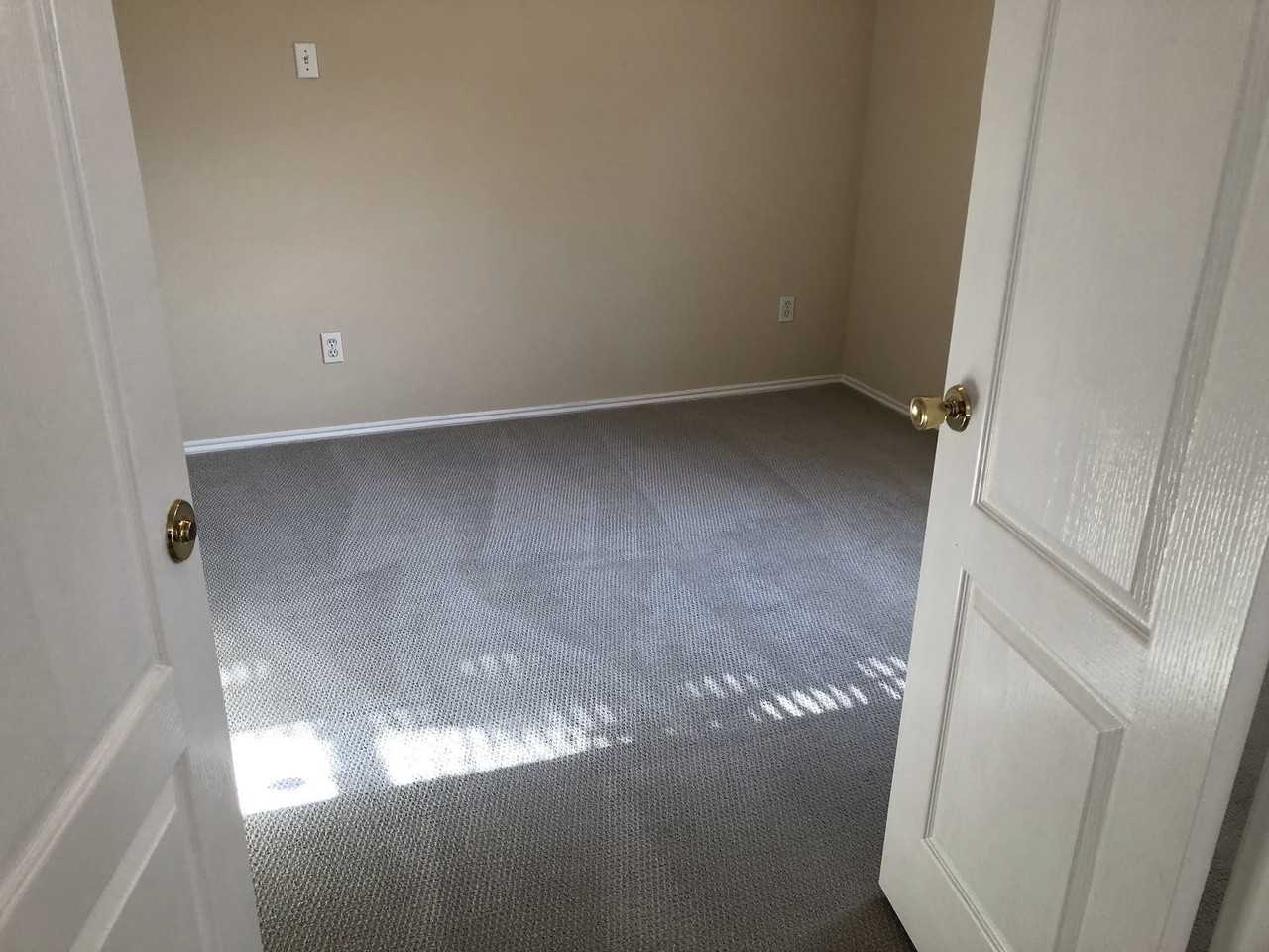 4716 Lee Hutson Ln - Photo 5 of 12