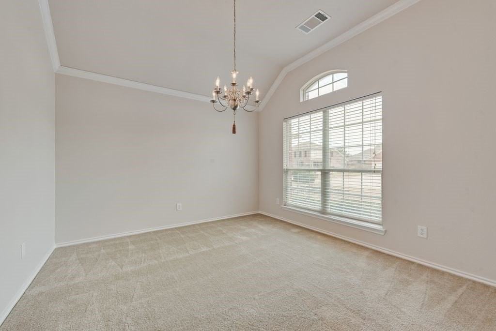 1113 Noblewood Dr - Photo 4 of 20