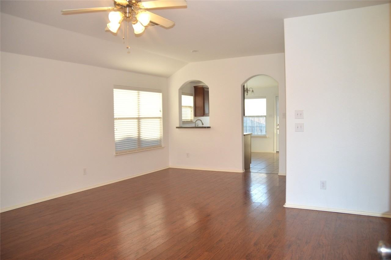145 Meadow Crest Dr - Photo 3 of 26