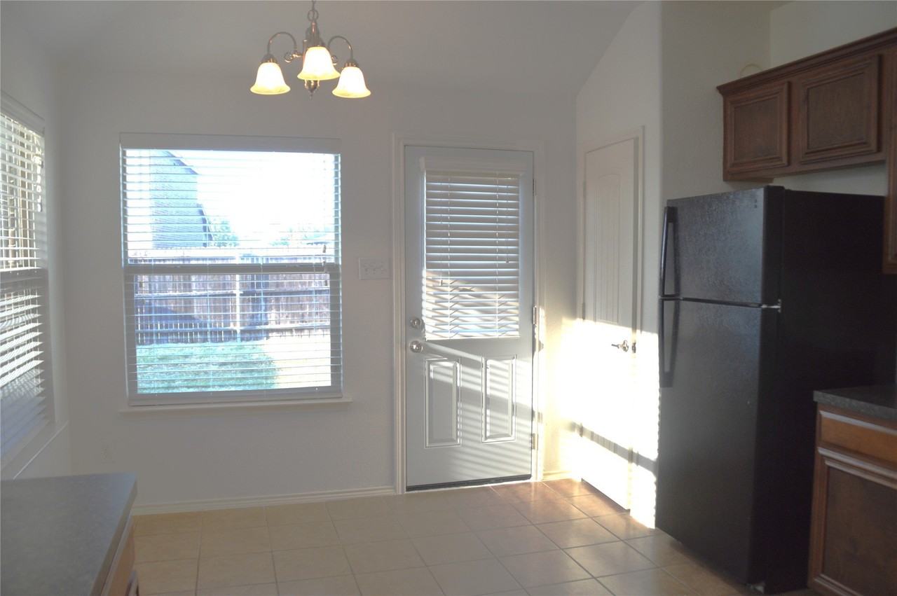 145 Meadow Crest Dr - Photo 7 of 26