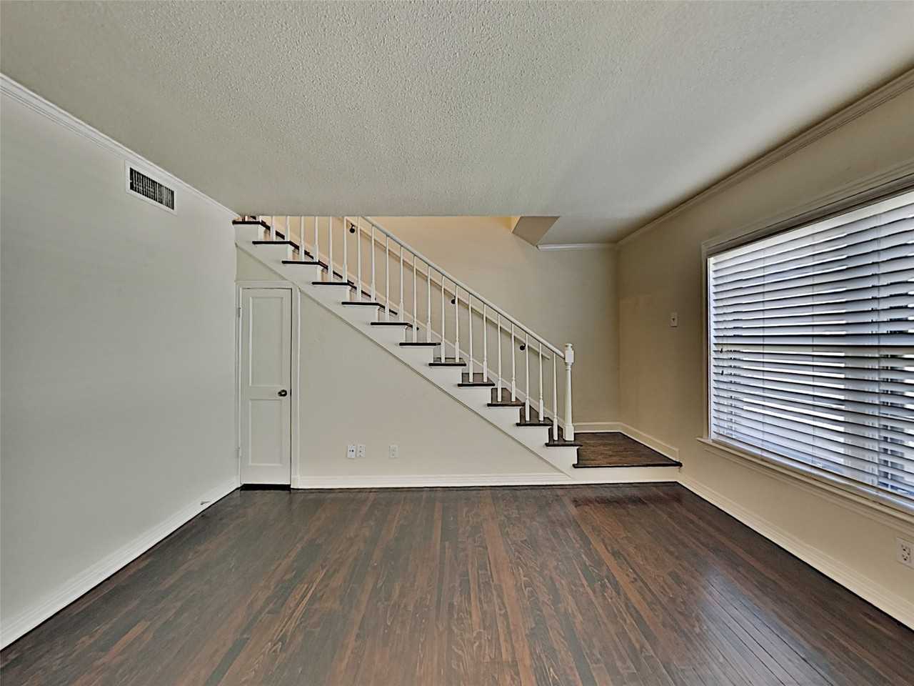 6491 Bordeaux Ave - Photo 3 of 19