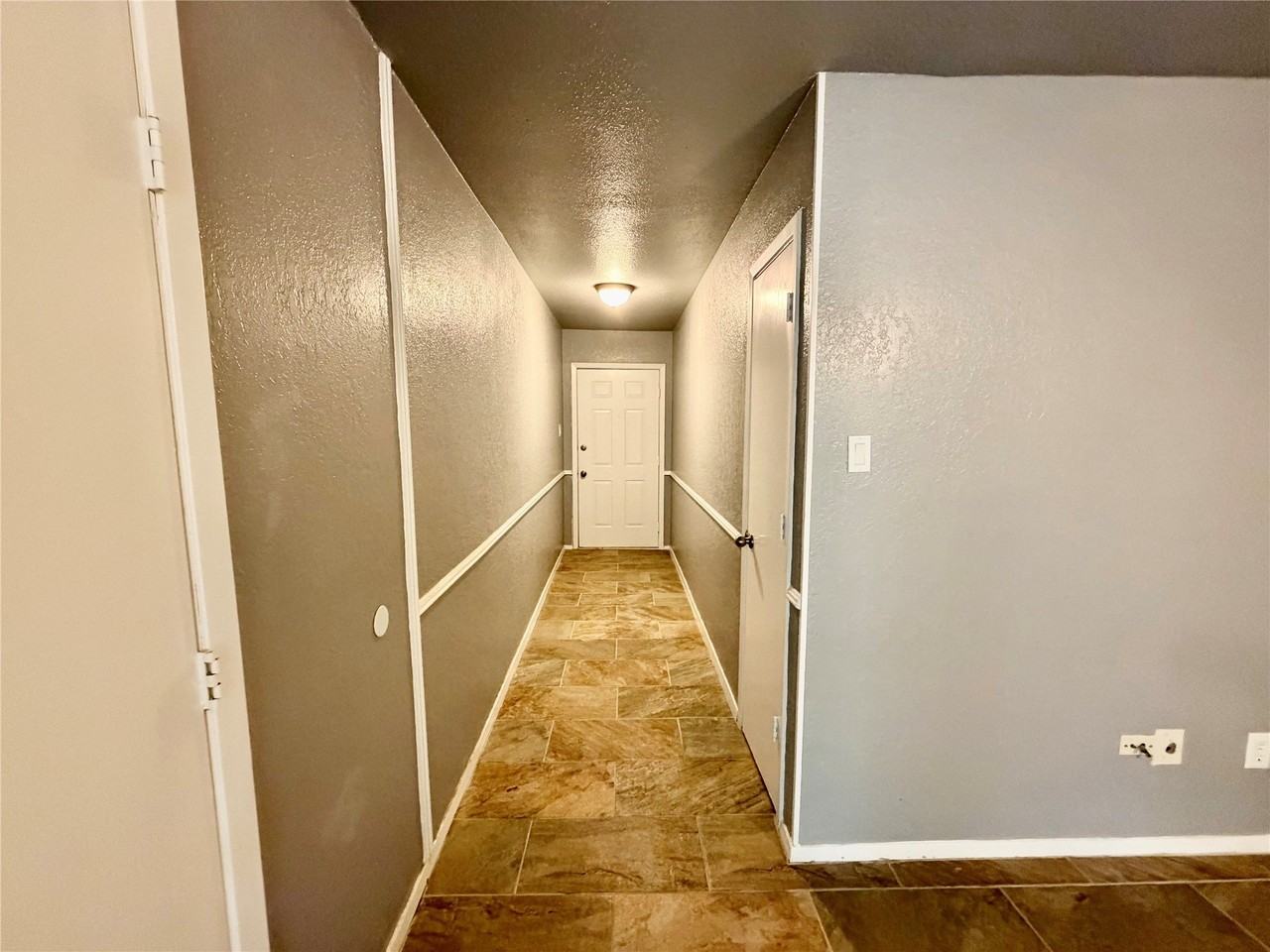 1729 W Doyle St - Photo 5 of 29