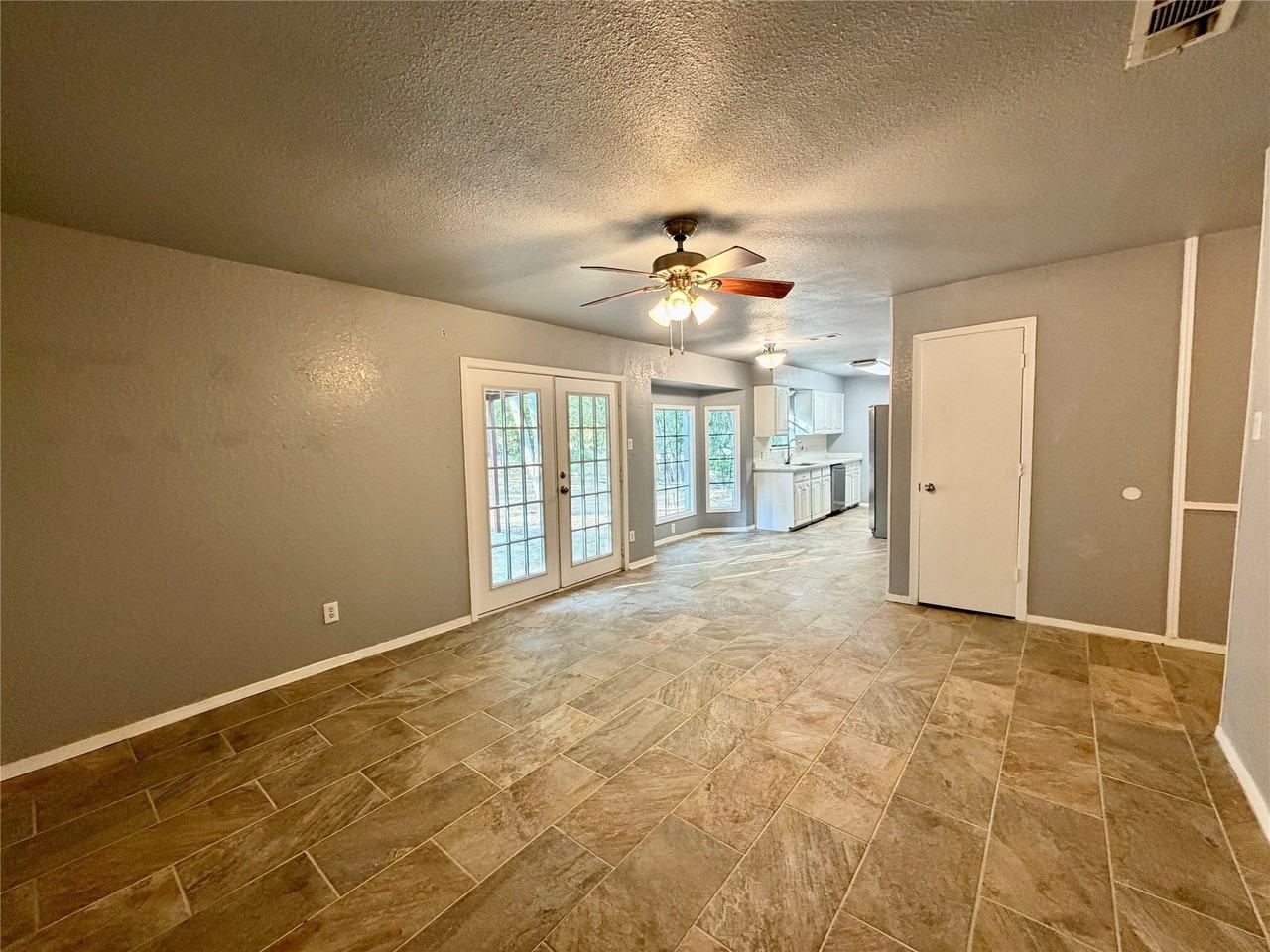 1729 W Doyle St - Photo 7 of 29