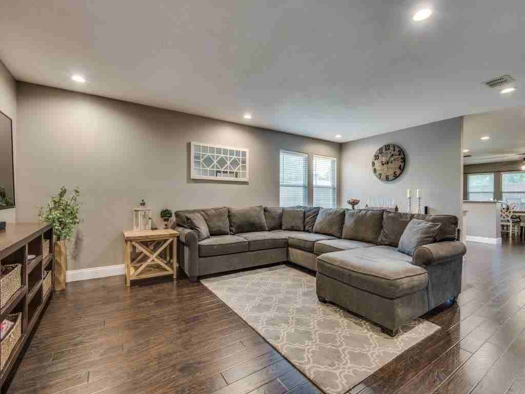 3308 Jacobs Dr - Photo 4 of 19
