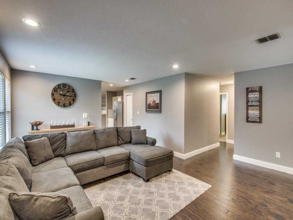 3308 Jacobs Dr - Photo 6 of 19