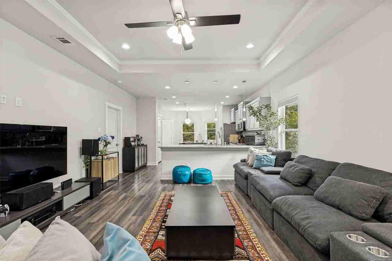 2547 Fatima Ave - Photo 7 of 24