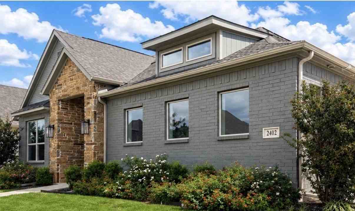 2402 Amesbury Dr - Photo 3 of 25