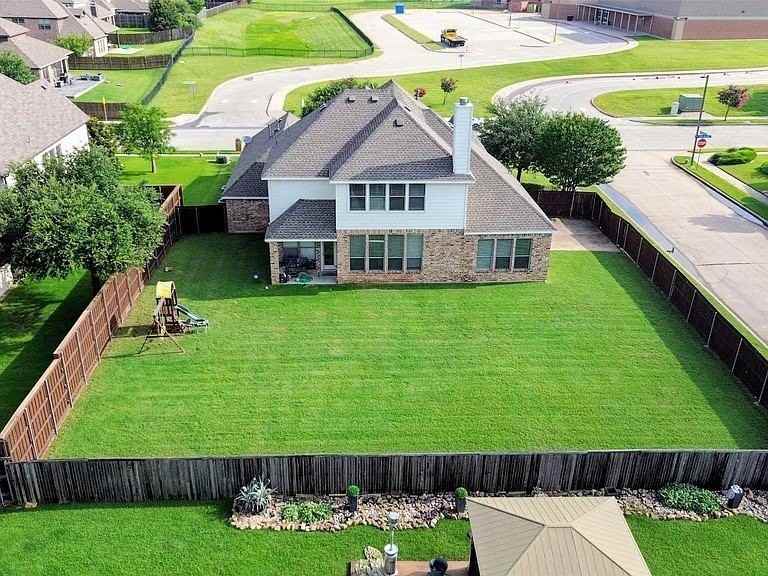 5730 Creek Crossing Ln - Photo 3 of 40